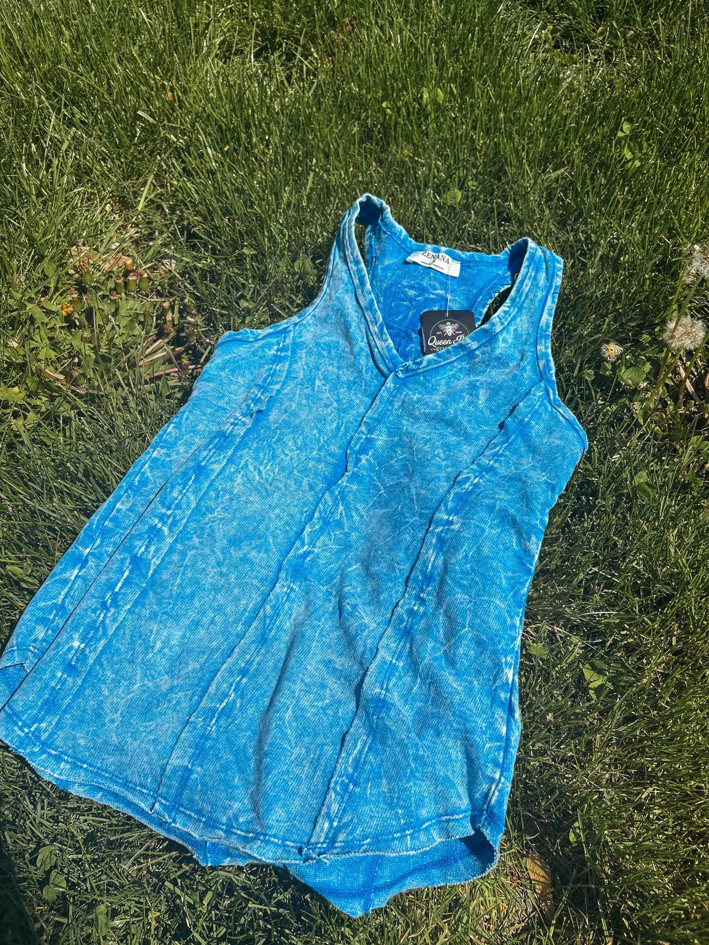 Vibrant Mineral Wash Tank – Queen Bee Boutique