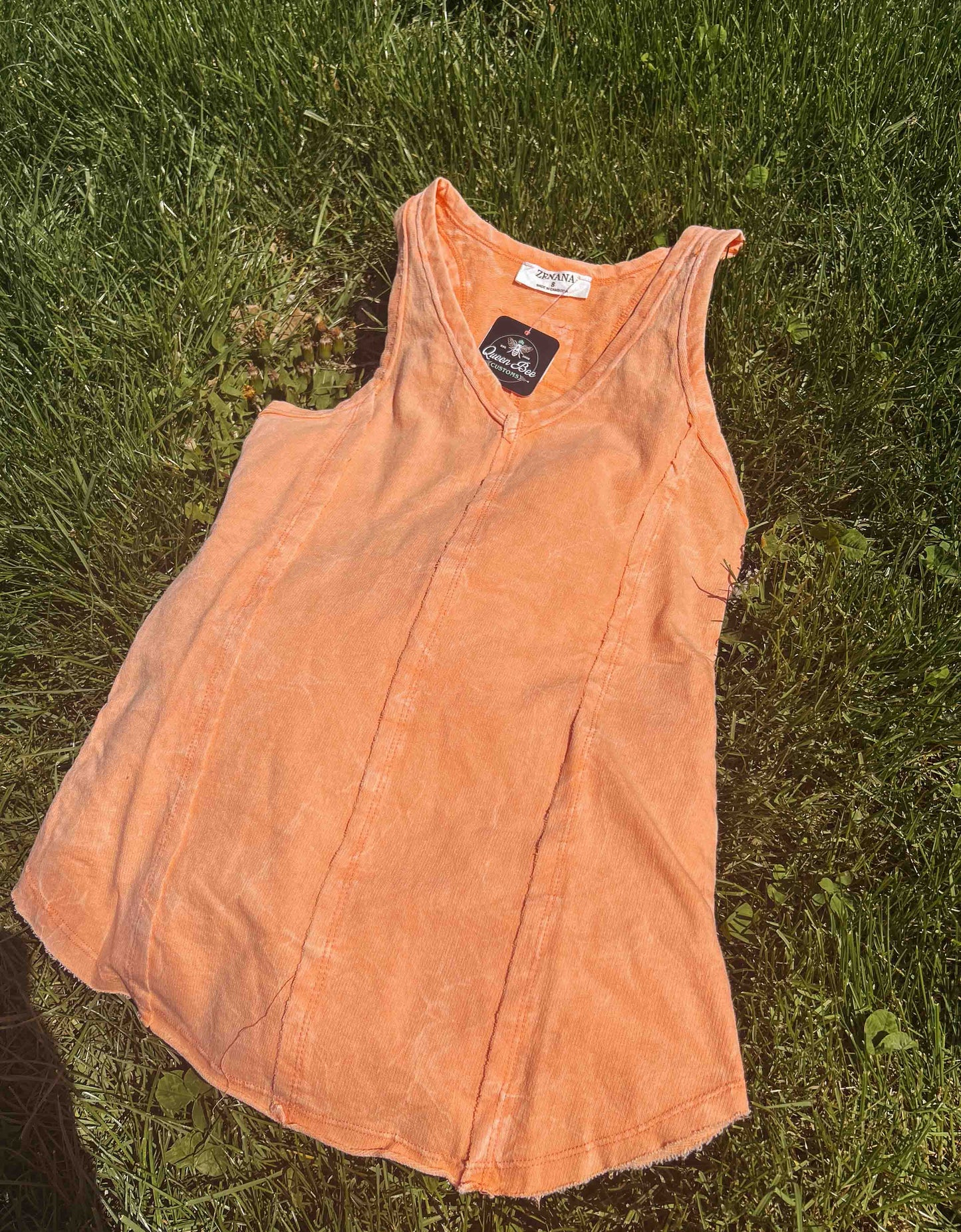 Vibrant Mineral Wash Tank – Queen Bee Boutique