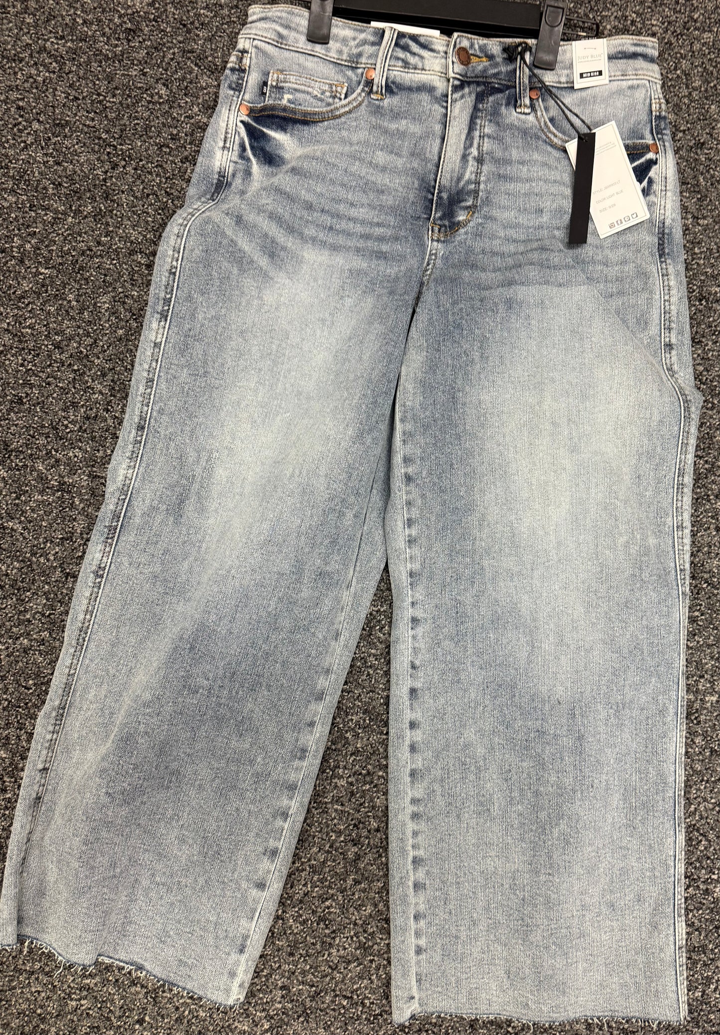 Judy Blue Light Wash Tummy Control Capri Jean