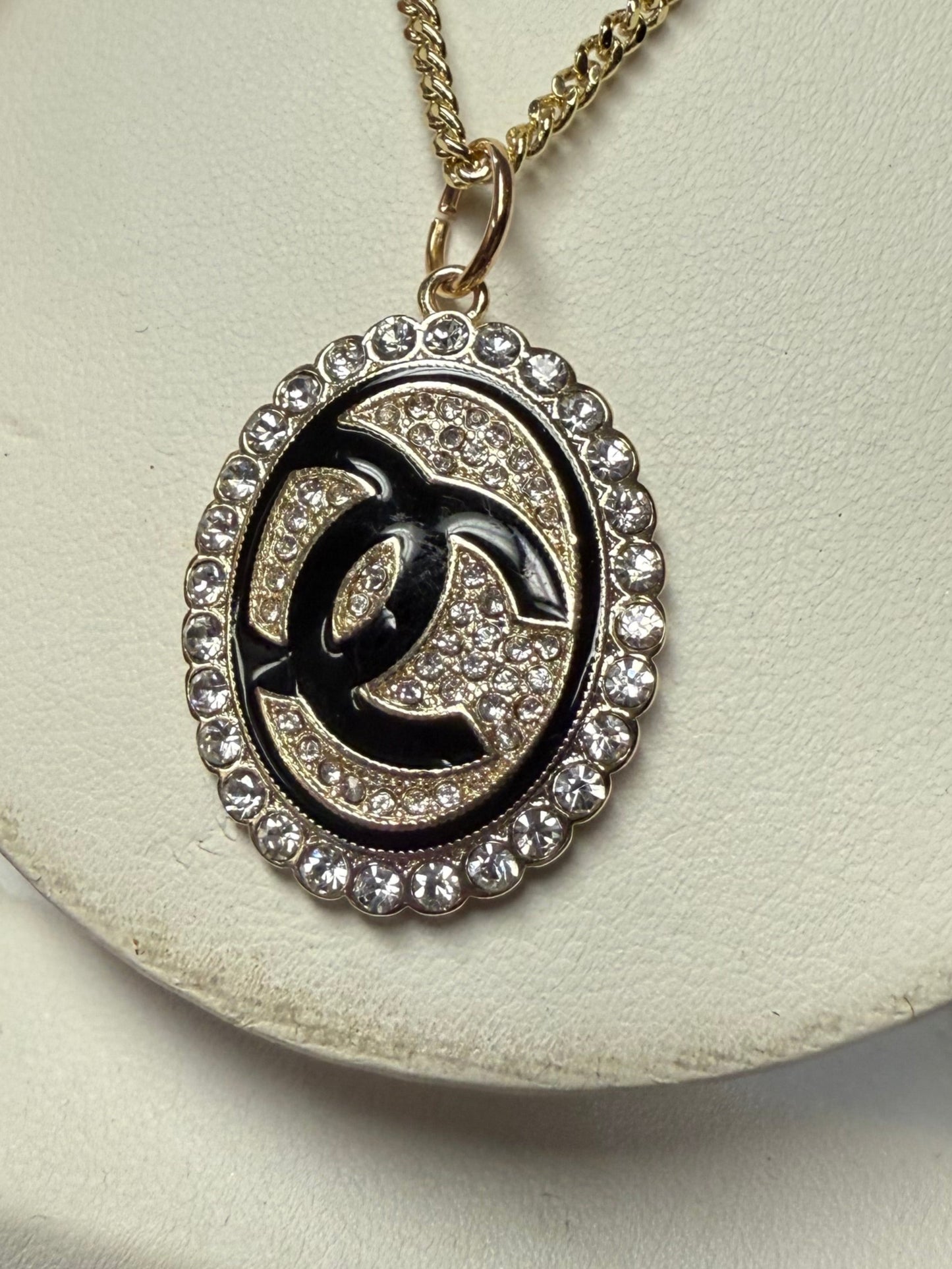 Gold Tone Oval Crystal Pendant Necklace – Statement Jewelry