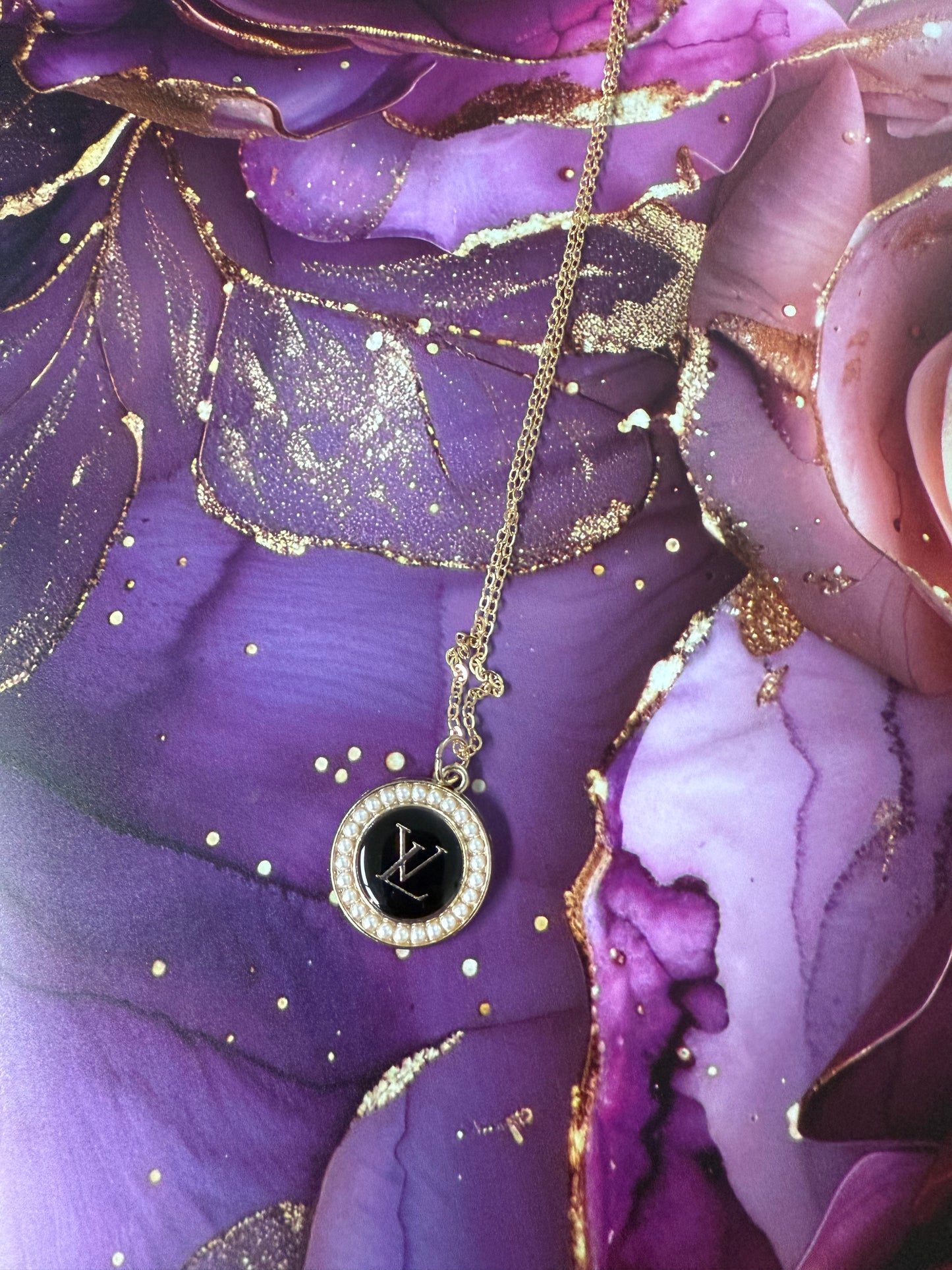 Round Black and Pearl Necklace