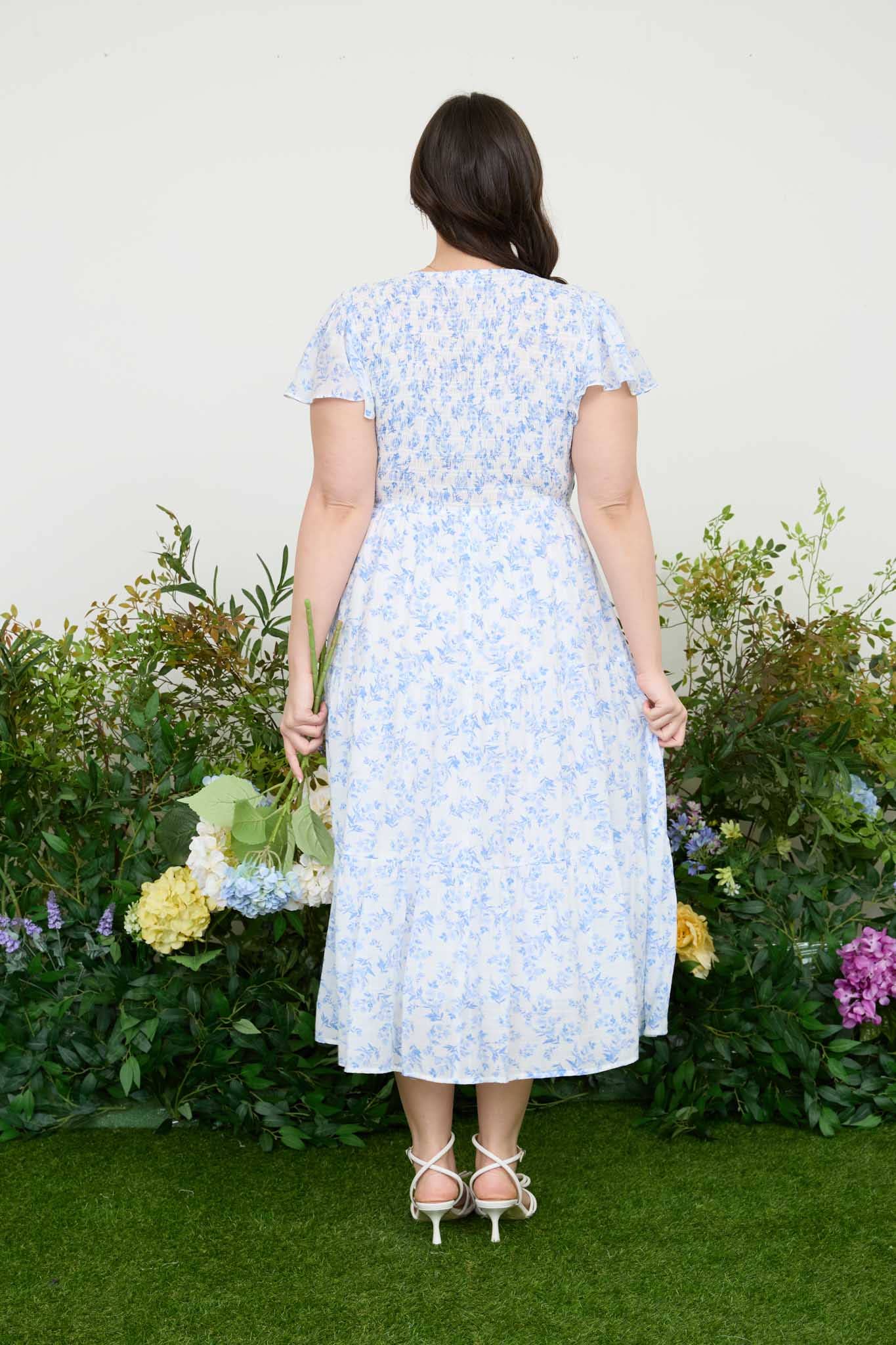 Plus Vintage-Inspired Blue Floral Midi Dress – Effortless Boho Charm