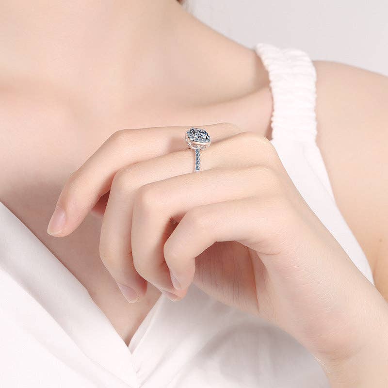 Four-Prong Round Cut Moissanite Square Halo Engagement Ring in 925 Sterling Silver