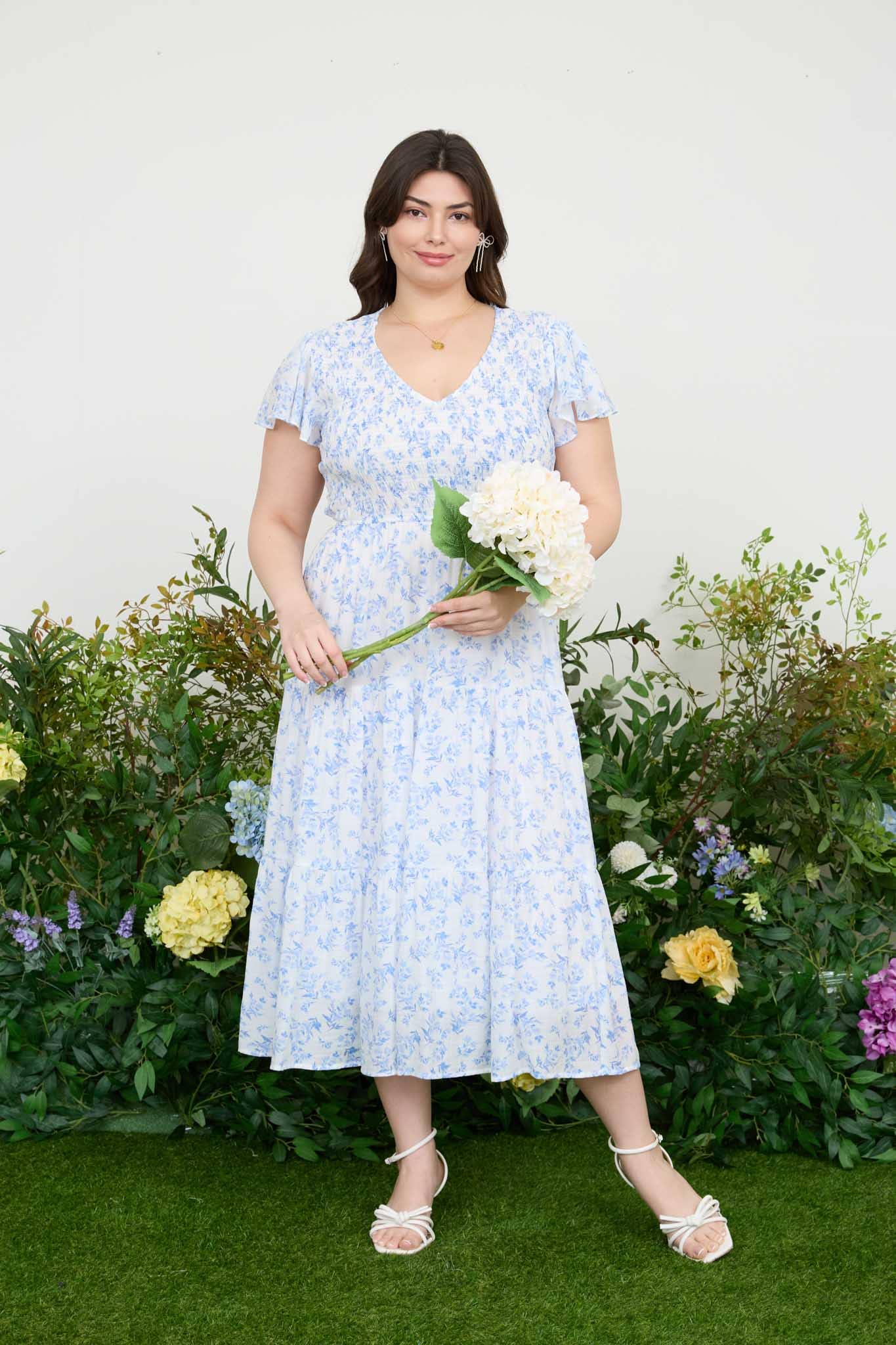 Plus Vintage-Inspired Blue Floral Midi Dress – Effortless Boho Charm
