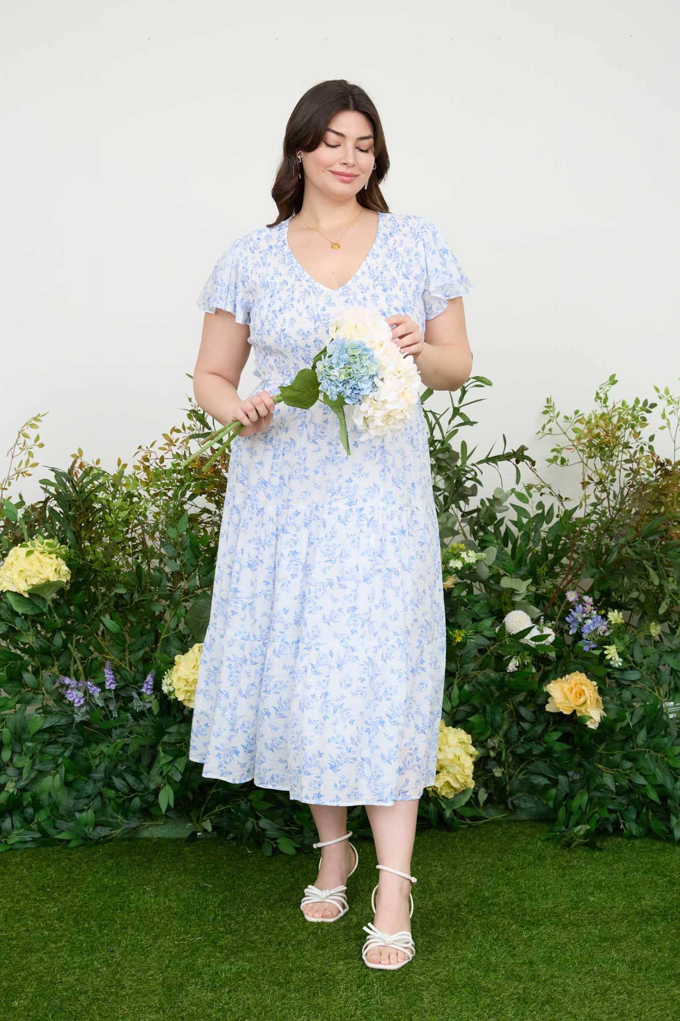 Plus Vintage-Inspired Blue Floral Midi Dress – Effortless Boho Charm