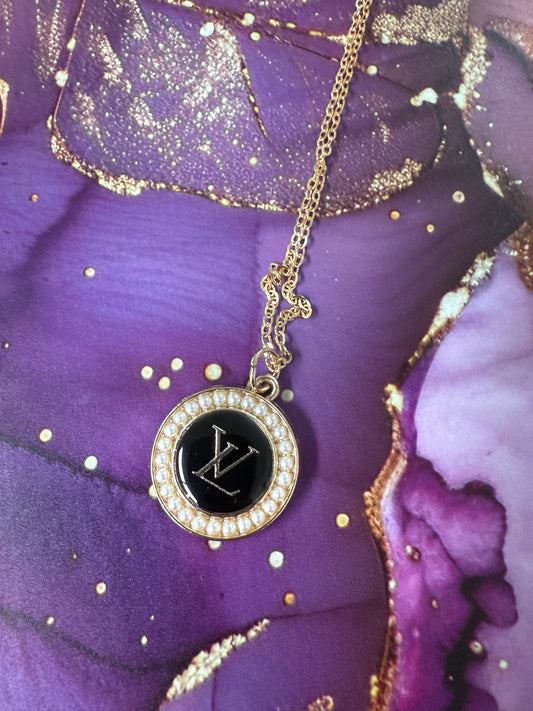 Round Black and Pearl Necklace