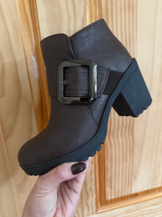 Brown Chunky Bootie Big Buckle