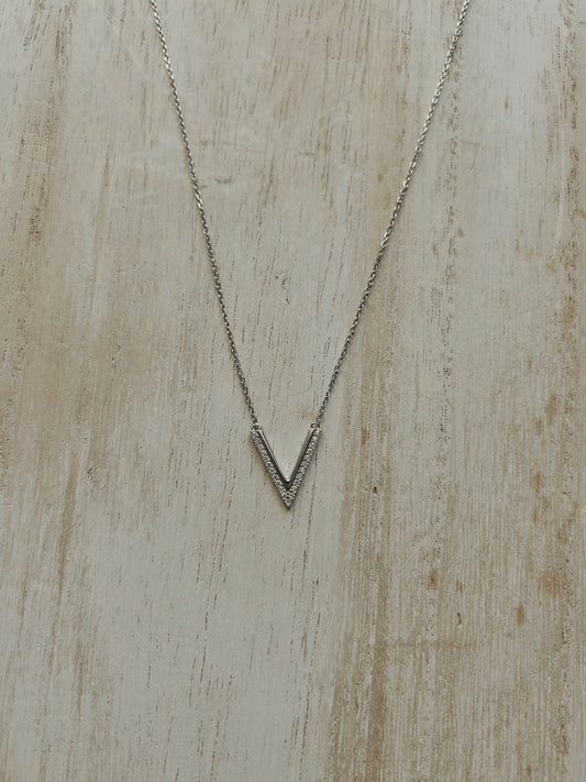 V-Shape Moissanite Wedding Necklace in 925 Sterling Silver – Elegant Bridal Jewelry | QB Customs